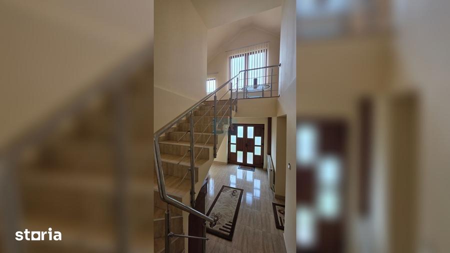 Casă cu 6 camere cu Teren 1361 Mp în Dubova