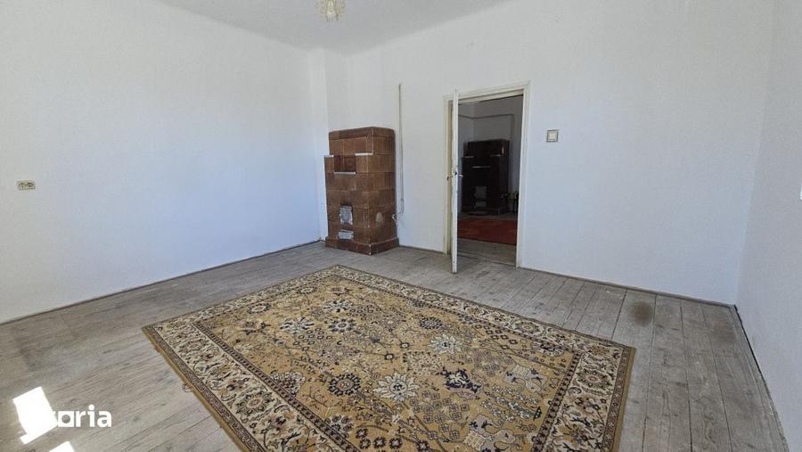Casă cu 2 camere cu Teren 20 Mp în Central
