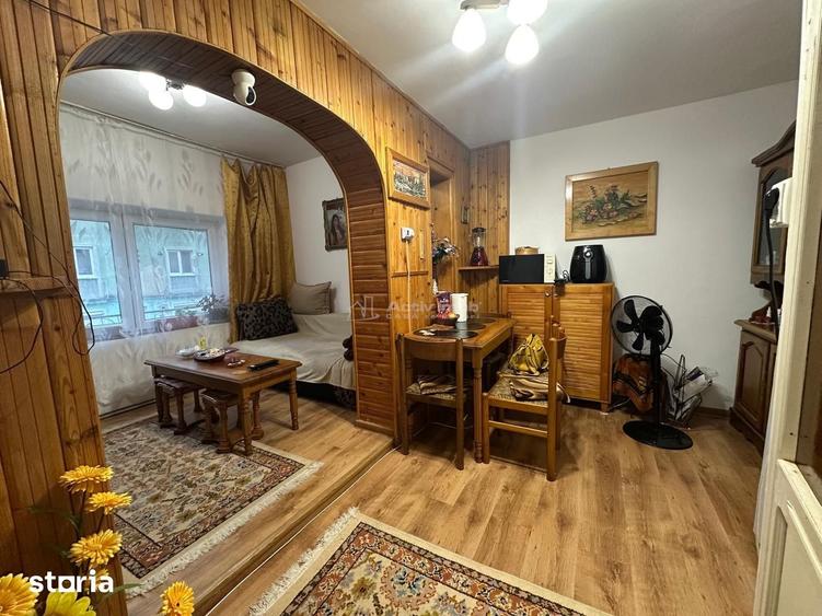 Apartament cu 2 camere decomandat în Central