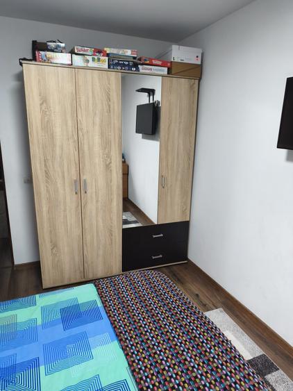 Casă individuală cu 4 camere cu Teren 11000 Mp în Central