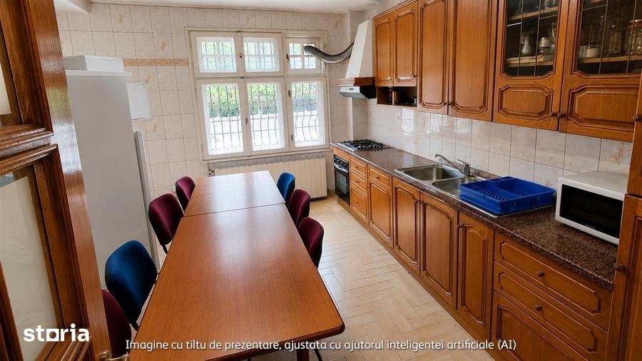 Casă cu 5 camere cu Teren 192 Mp în Colentina