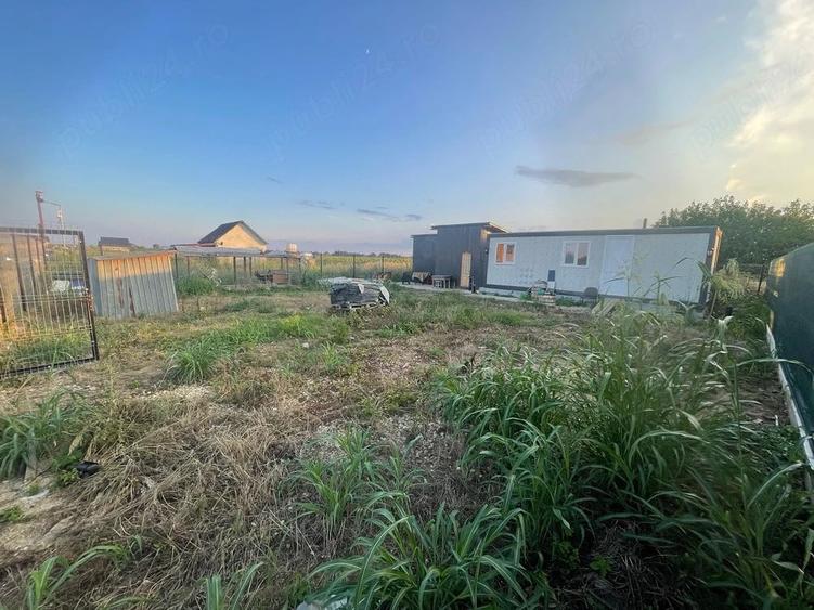 Teren de 400 mp, în Săbăreni