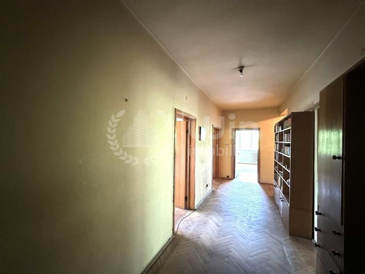 Apartament cu 4 camere decomandat în Central