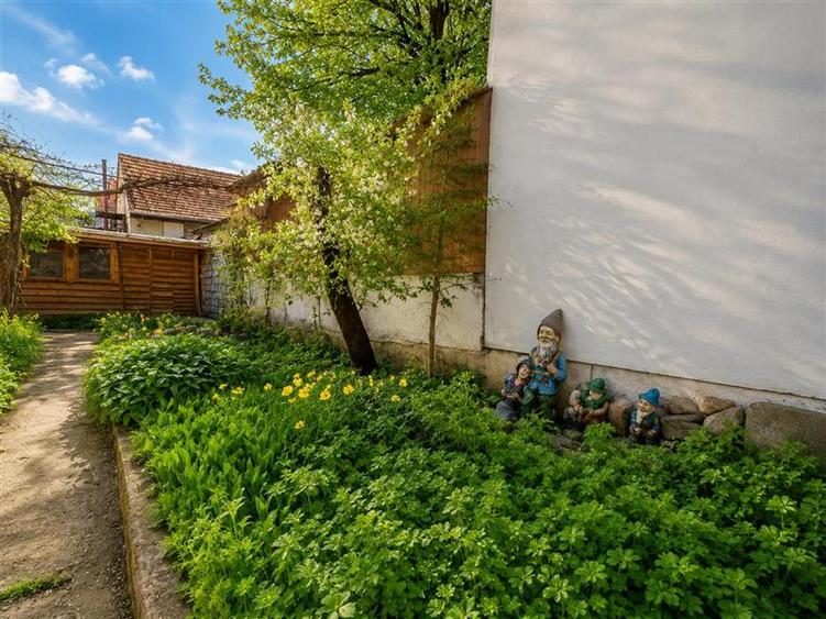 Casă individuală cu 4 camere cu Teren 218 Mp în Centrul Civic