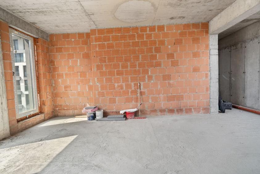 Apartament cu 6 camere decomandat în Aviației