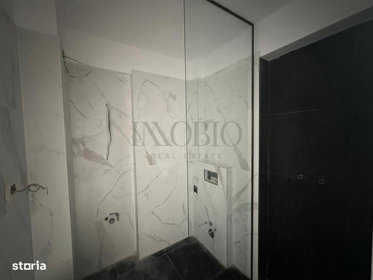 Apartament cu 3 camere semidecomandat în Sisești