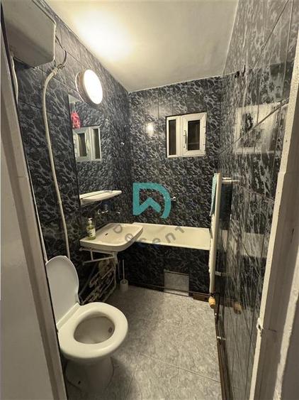 Apartament cu 2 camere semidecomandat, mobilat în Vlahuță
