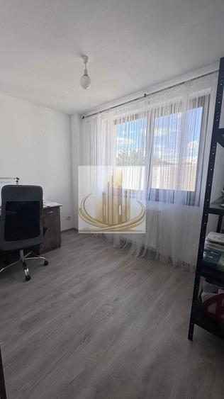 Casă individuală cu 8 camere cu Canalizare în Săcălaz