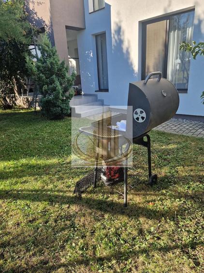Casă cu 4 camere în Dumbrăvița