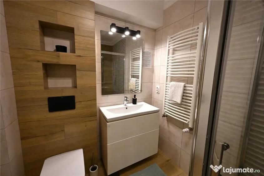 Apartament cu 2 camere decomandat în Central