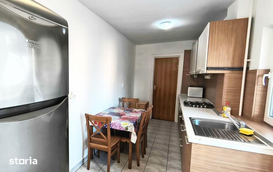 Apartament cu 4 camere decomandat în Grivița