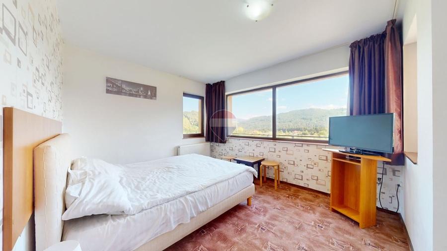 Casă individuală cu 15 camere cu Teren 4000 Mp în Sud-Est