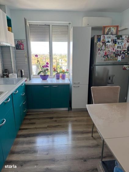 Apartament cu 3 camere decomandat în Iosia