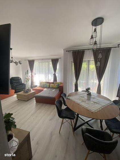 Casă cu 4 camere în Dâmbul Rotund