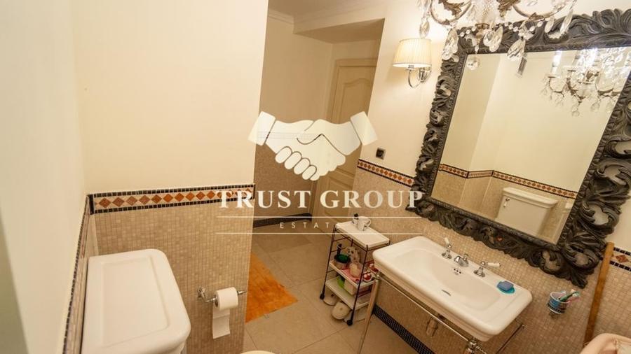Apartament cu 4 camere semidecomandat în Clăbucet