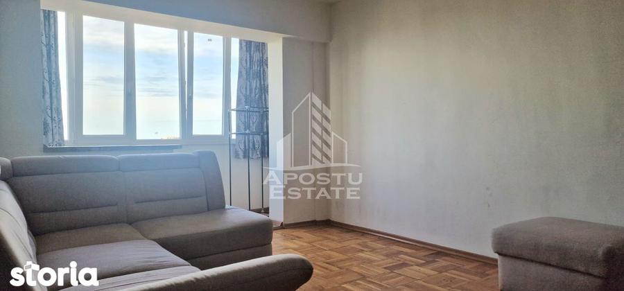 Apartament cu 3 camere decomandat în 6 Vânători