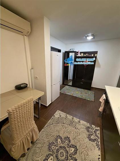 Apartament cu 3 camere semidecomandat, mobilat în Berceni