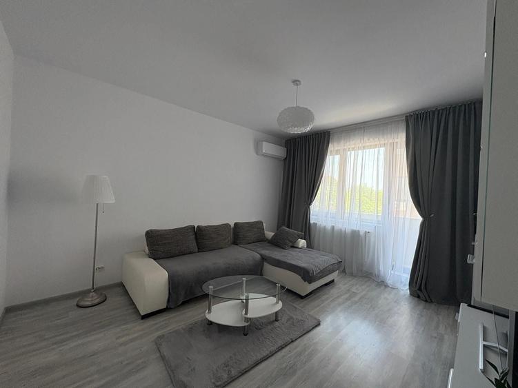 Apartament cu 2 camere decomandat în Roșu