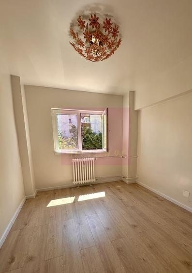 Apartament cu 4 camere semidecomandat în Ștefan cel Mare