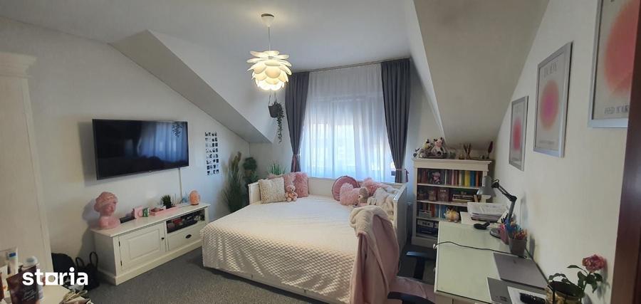 Casă cu 4 camere cu Teren 400 Mp în Unirii