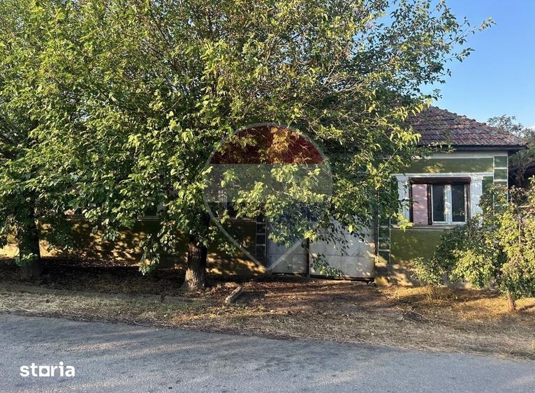 Casă cu 3 camere cu Teren 1151 Mp în Căpâlna