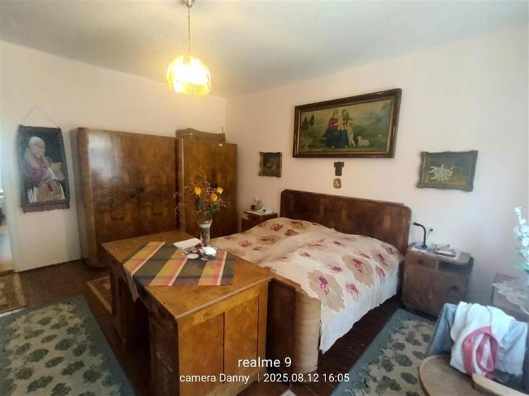 Casă individuală cu 5 camere cu Teren 300 Mp în Muncitoresc
