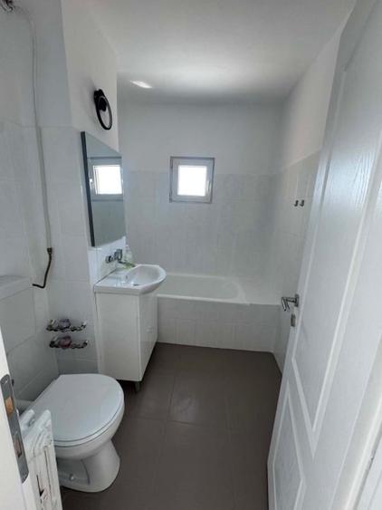 Apartament cu 4 camere decomandat în Cantacuzino