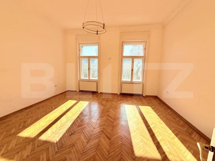 Apartament cu 3 camere decomandat în Sinaia