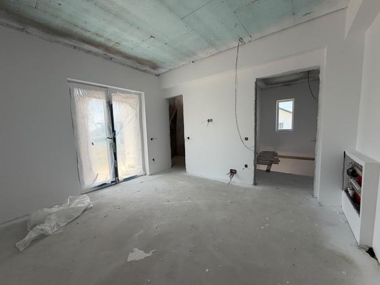 Casă cu 3 camere cu Teren 380 Mp în Berceni