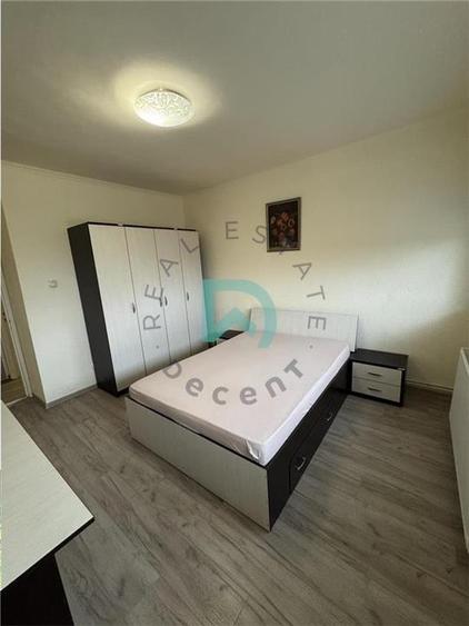Apartament cu 4 camere decomandat în Centrul Civic