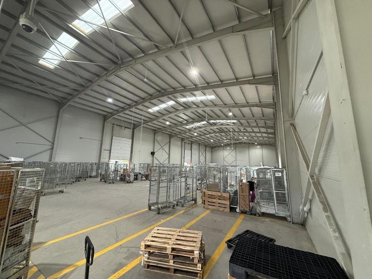 Hală industrială de vânzare | 2.350 mp | Vizibilitate din Centura - 7