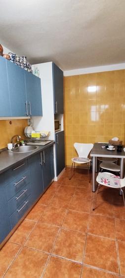 Apartament cu 3 camere decomandat în Tineretului