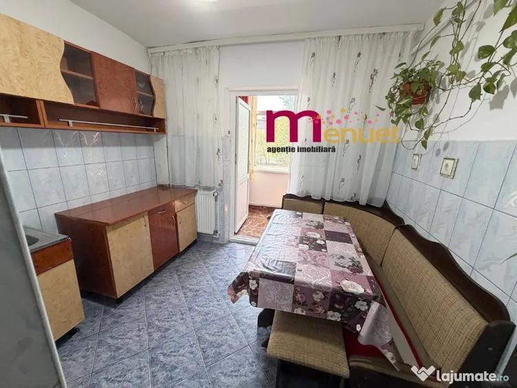 Apartament cu 3 camere decomandat în E3