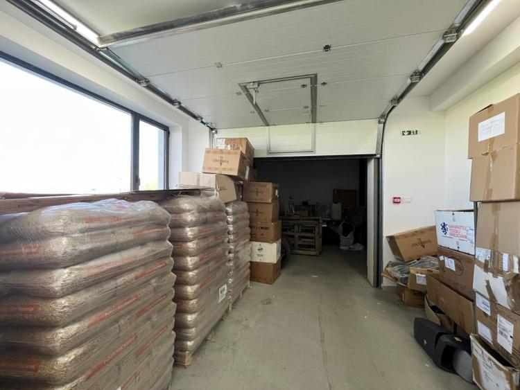 Spațiu comercial, de 650 mp, în Exterior Est