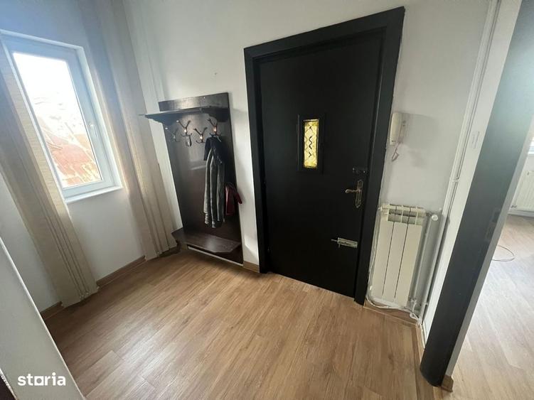 Apartament cu 4 camere în Victoriei