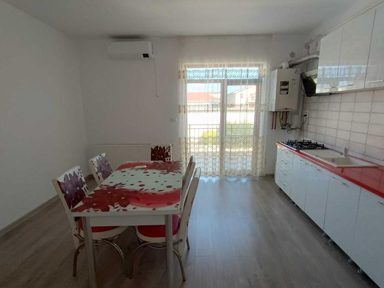 Apartament cu 2 camere decomandat în Giroc