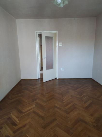 Apartament cu 3 camere semidecomandat în Ultracentral