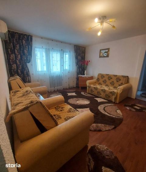 Apartament cu 2 camere semidecomandat în Micro 4