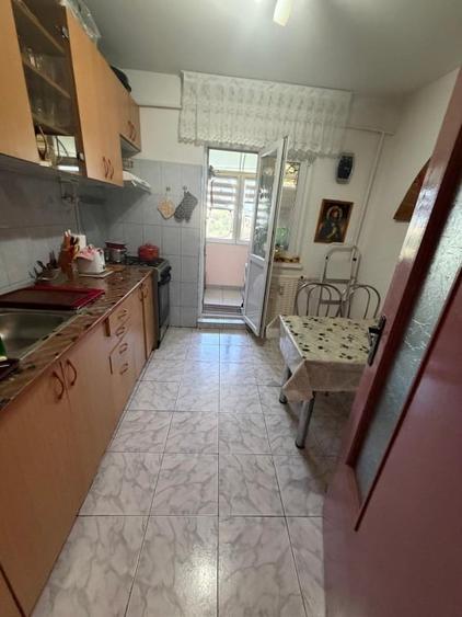 Garsonieră decomandată, mobilată în Cornitoiu