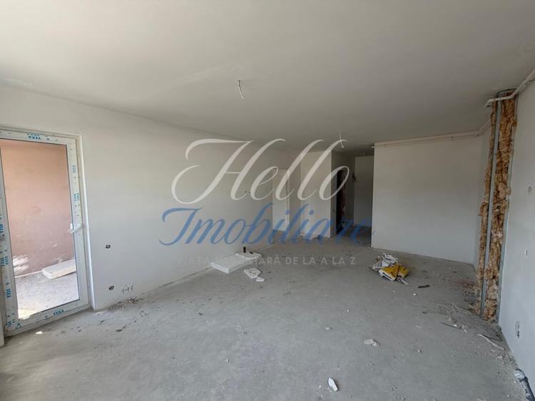 Apartament cu 2 camere semidecomandat în Florești