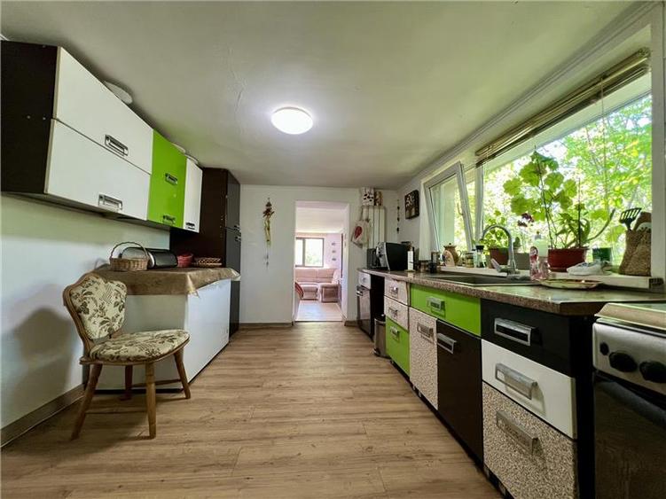 Casă cu 3 camere cu Teren 1200 Mp în Bârnova