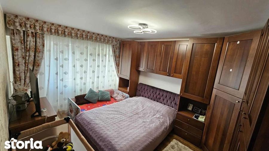 Apartament cu 3 camere decomandat în Ultracentral