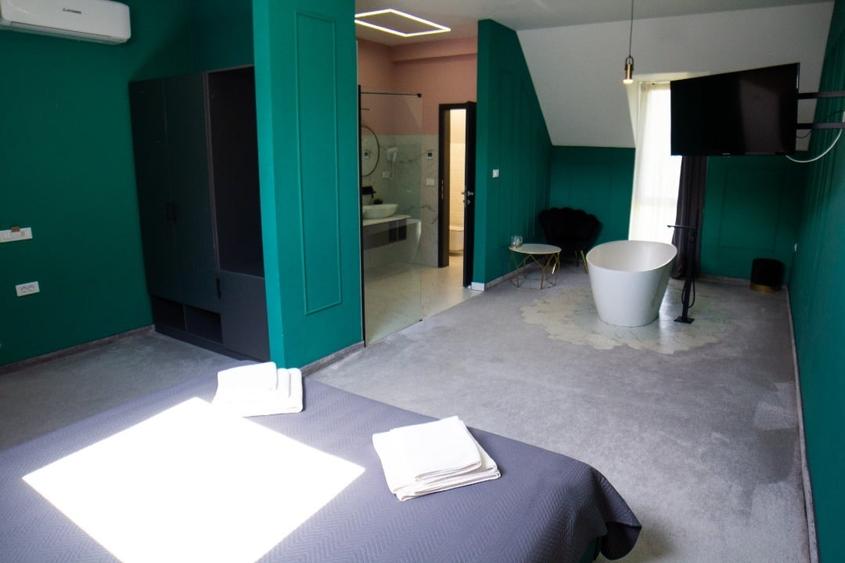 Hotel/Pensiune, de 20 mp, în Ocna de Jos