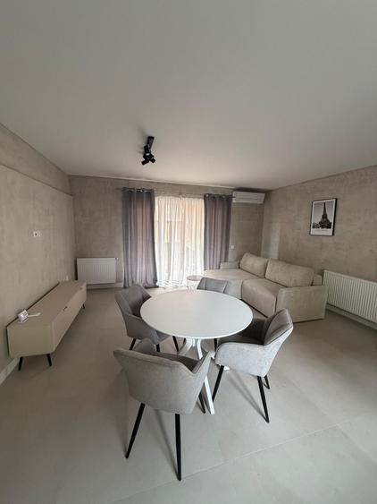 Apartament cu 2 camere semidecomandat, mobilat în Florești — fotografia 1