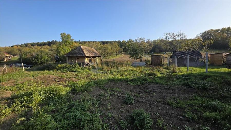 Casă individuală cu 2 camere cu Teren 2860 Mp în Mociu