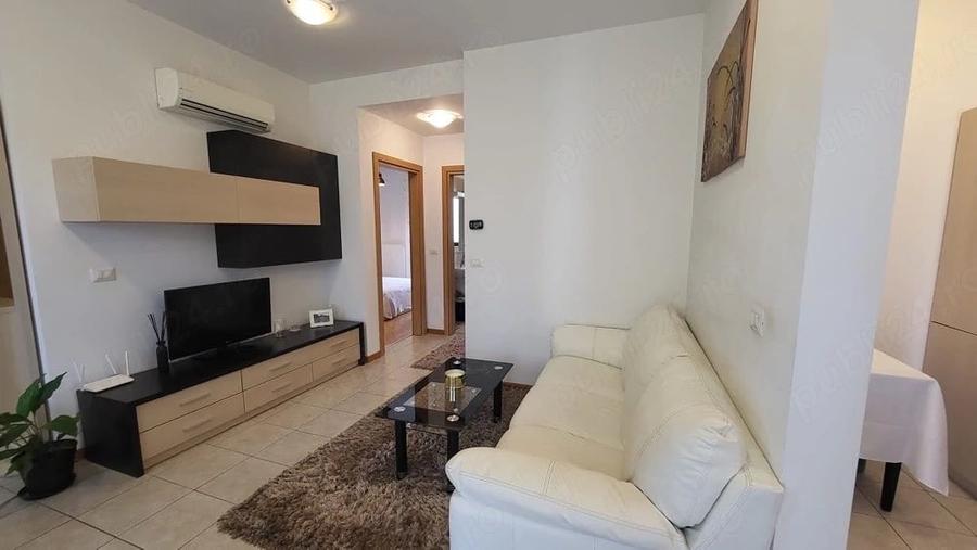Apartament cu 3 camere semidecomandat în Exterior Vest