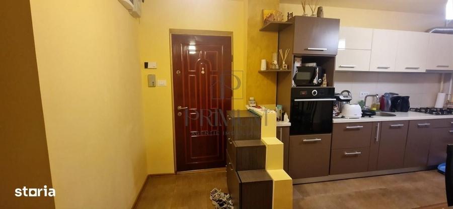 Apartament cu 4 camere decomandat în Aradului