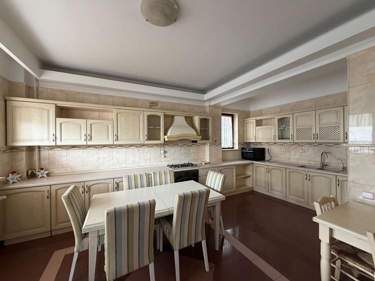 Apartament cu 4 camere decomandat, mobilat în Șoseaua Nordului