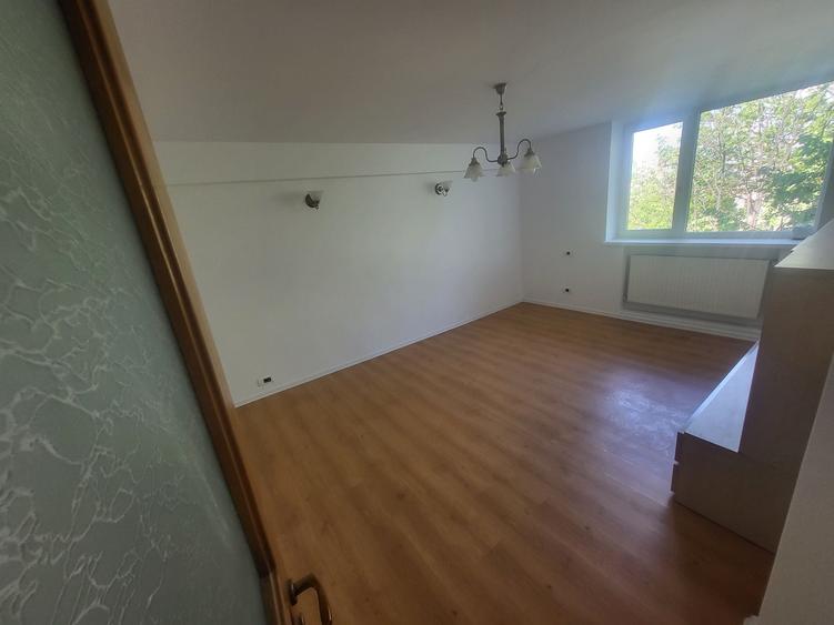 Apartament cu 3 camere decomandat în Ultracentral