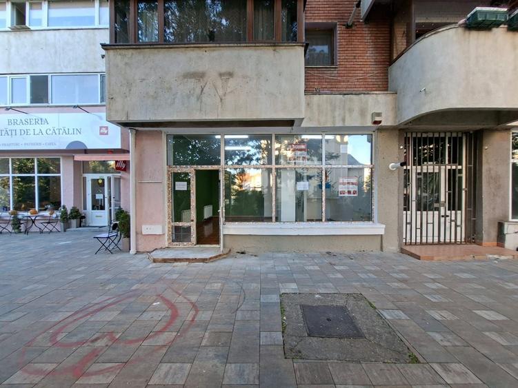 Spațiu comercial, de 60 mp, în Coman